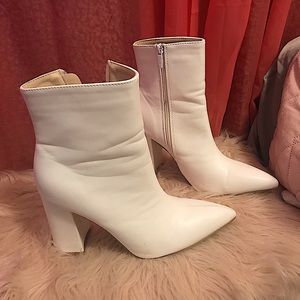 Chunky white boots so cute styled w flannels and dresses !